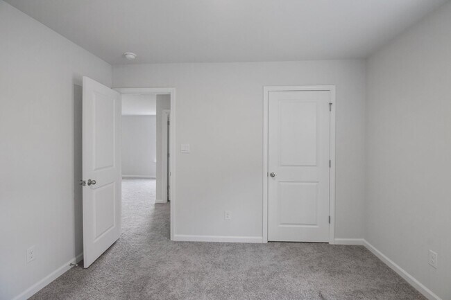 Building Photo - Gorgeous Newer Construction In Sneads Ferry!!