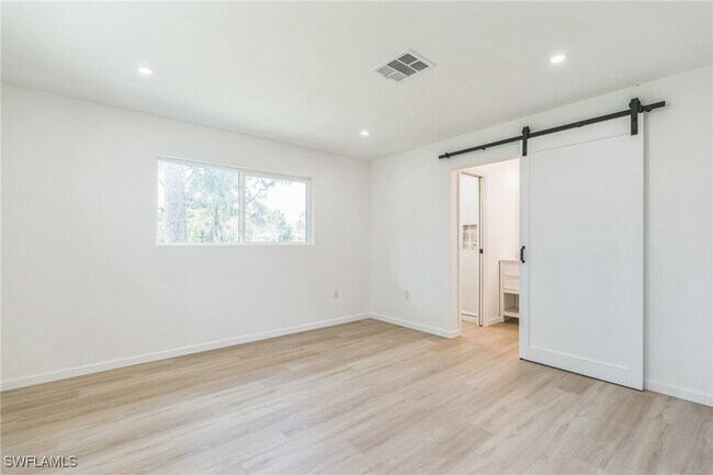 Building Photo - 13724 River Forest Dr