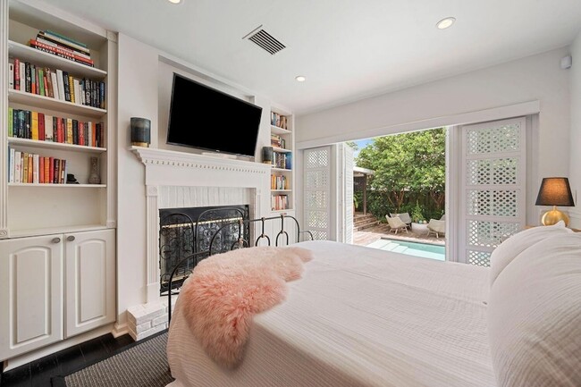 Building Photo - 302 NW 16th St