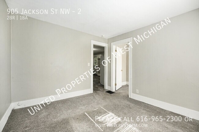 Building Photo - 905 Jackson St NW