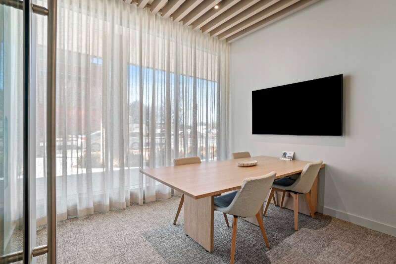 Building Photo - 528 S Damen Ave