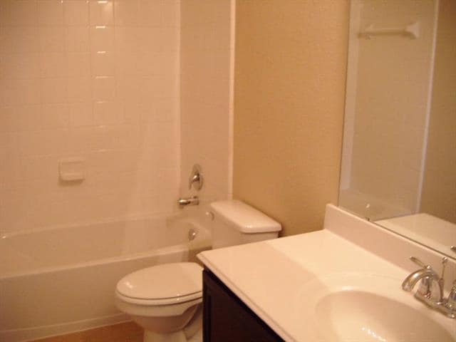 Building Photo - 2229 Julian Dr