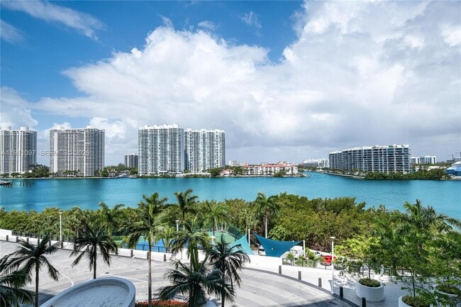 Building Photo - 5500 Island Estates Dr