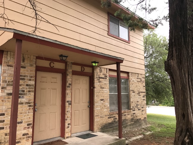 Building Photo - 204 Oak Trail Dr