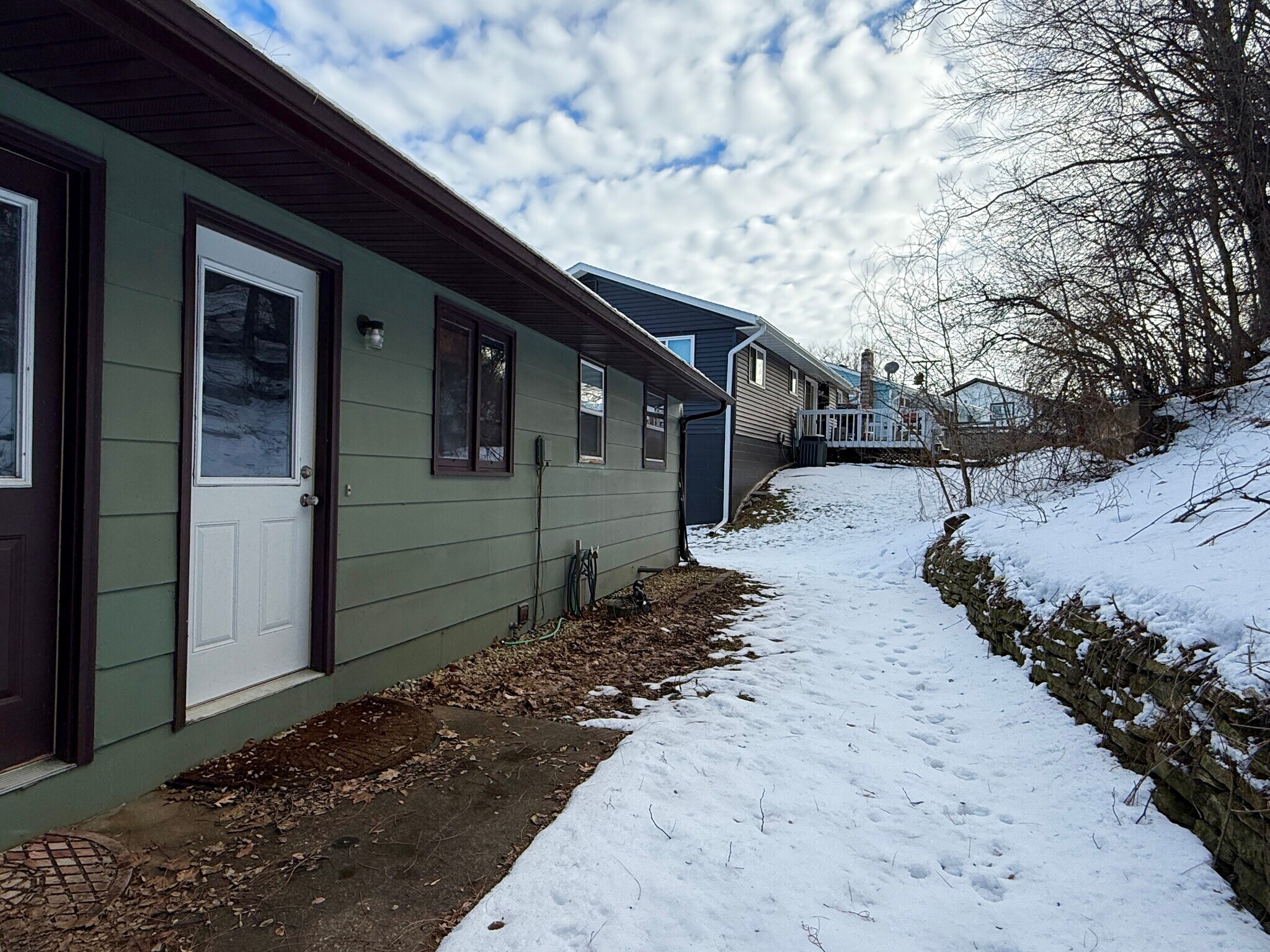 Building Photo - 1814 Spruce Dr