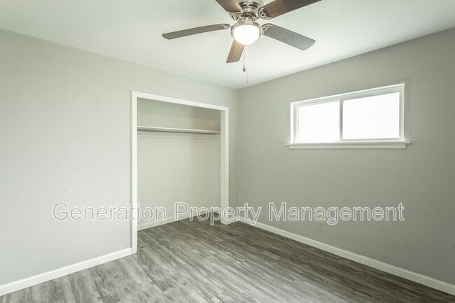 Building Photo - 207 Laws Ave