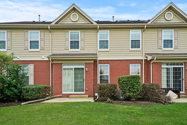 Building Photo - 10 Carrington Cir