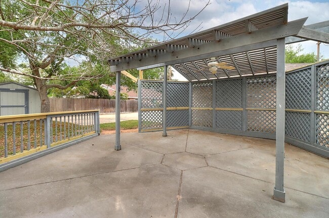 Building Photo - 3121 Seafoam Dr