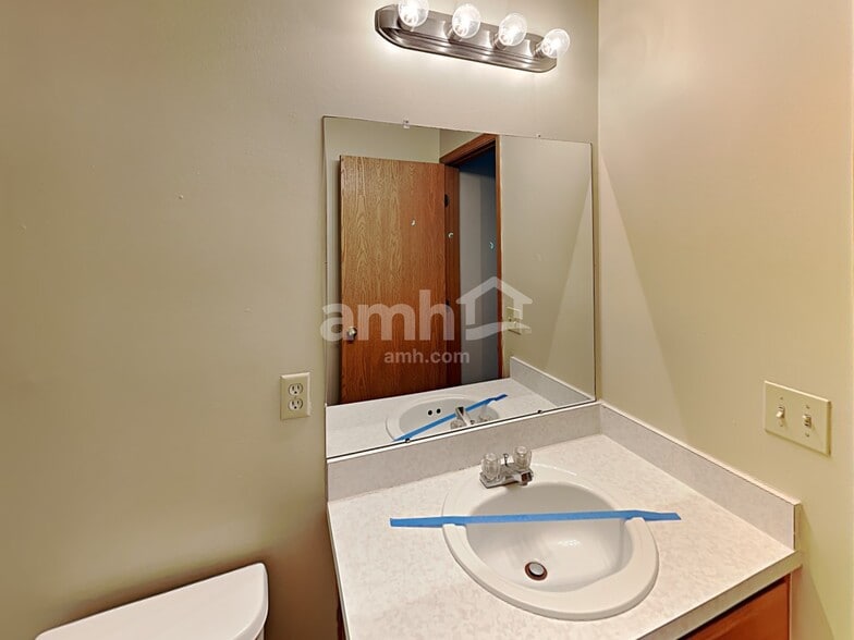 Building Photo - 6768 Fallon Ln