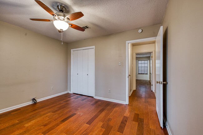 Building Photo - Spacious Home for Rent!