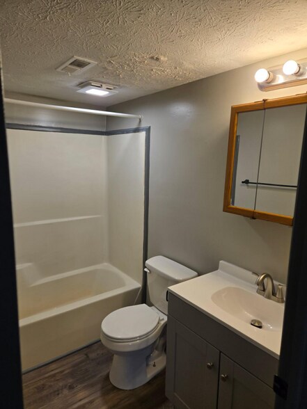 Building Photo - 32 Scioto Dr