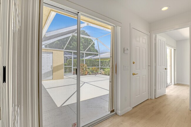 Building Photo - 1301 Sun Terrace Ct