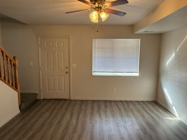 Building Photo - Beautiful North Ogden Town home for Rent