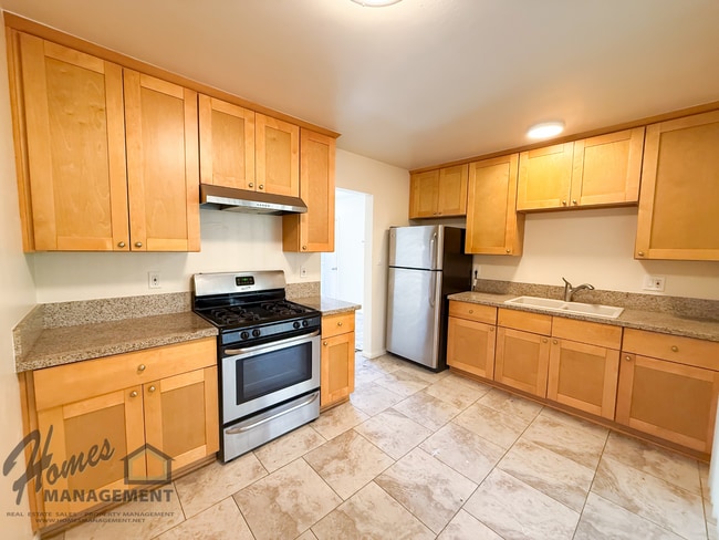 Building Photo - 641-641 Kaylyn Way