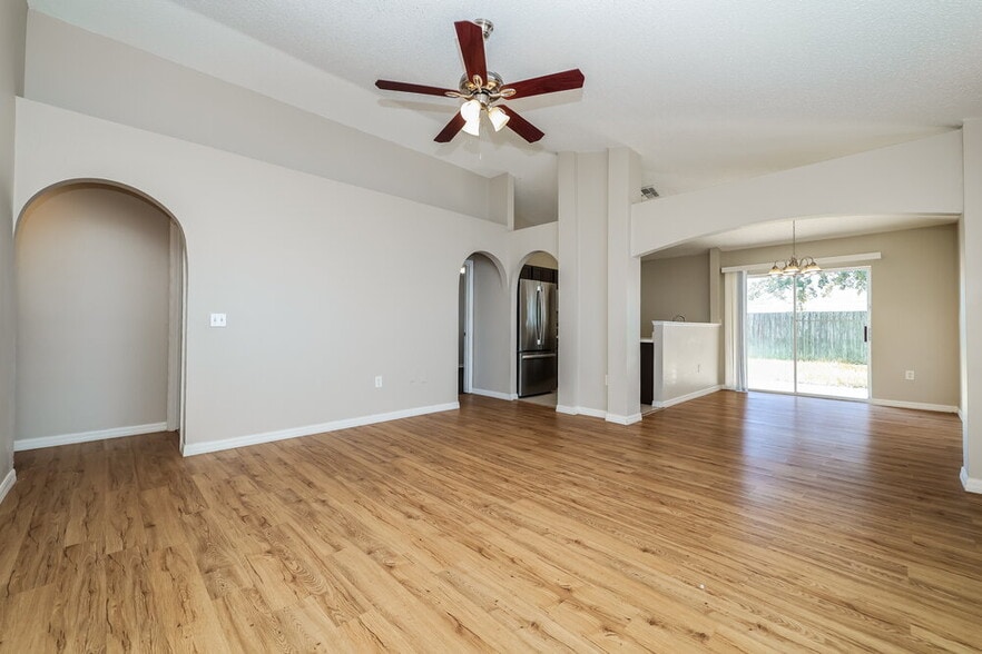 Building Photo - 30250 Rattana Ct