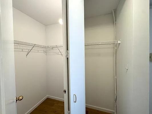Building Photo - 350 W 50th St