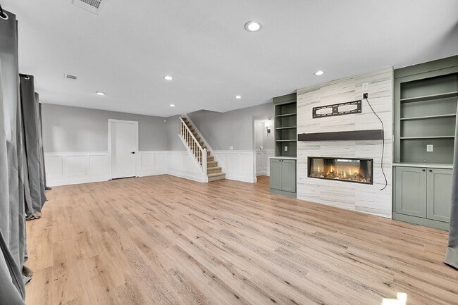 Building Photo - $6,500.00 - 5 Bedrooms, 3.5 Bathrooms, Sin...
