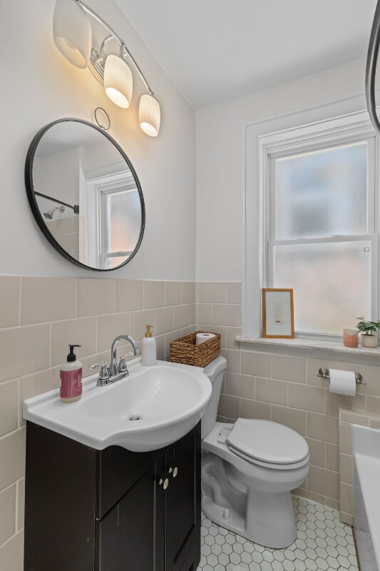 Building Photo - 5342 Itaska St