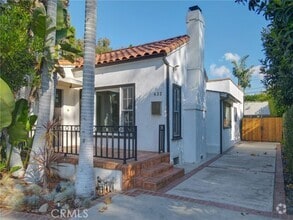 Building Photo - 432 S Orange Dr