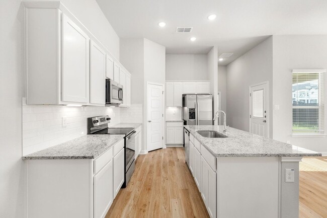 Building Photo - Luxury Duplex South of Austin