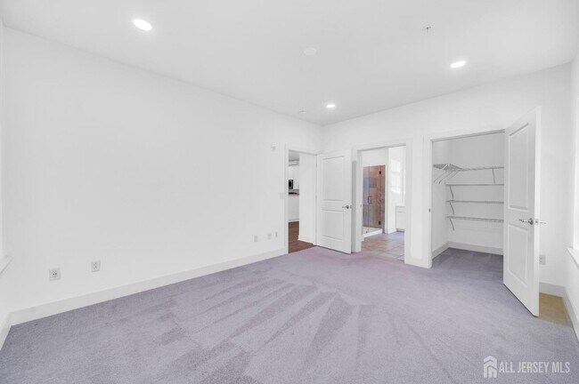 Building Photo - 617 Marion Ln