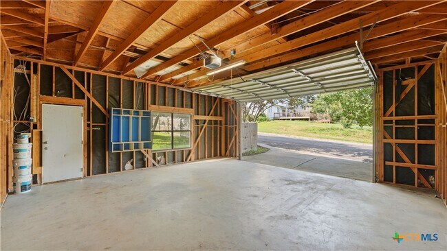 Building Photo - 7338 Raintree Forest