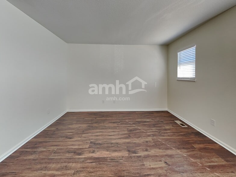 Building Photo - 485 Winebrook Way