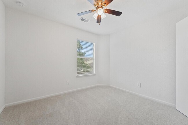 Building Photo - 11210 Log Cabin Ln