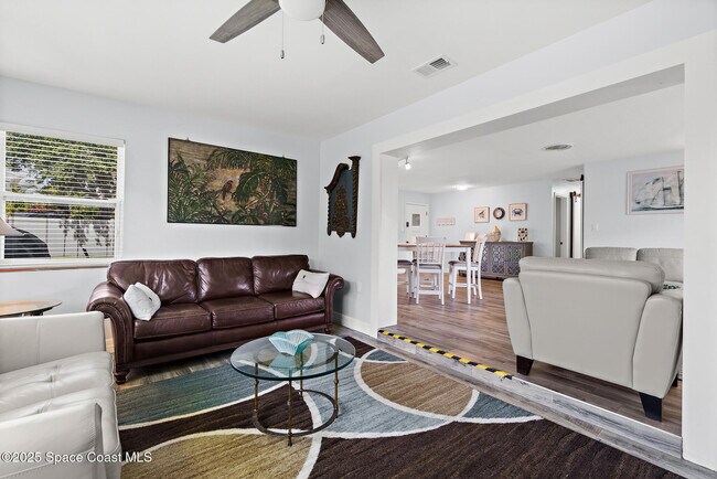 Building Photo - 346 Cyprus Dr