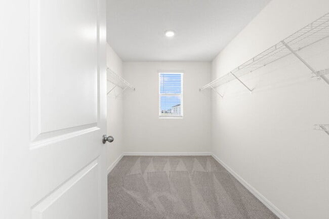 Building Photo - "Spacious 4-Bedroom Retreat with 3 Full Baths - 2260 Sq Ft of Comfort in Parrish, FL!"