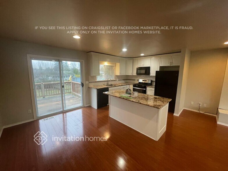 Building Photo - 1801 S 262nd Pl