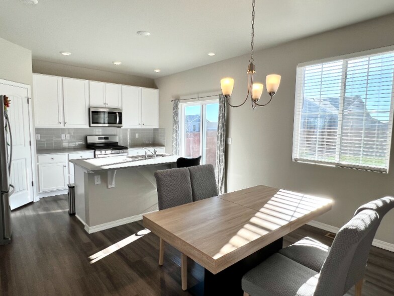 Building Photo - 10722 Rolling Mesa Dr