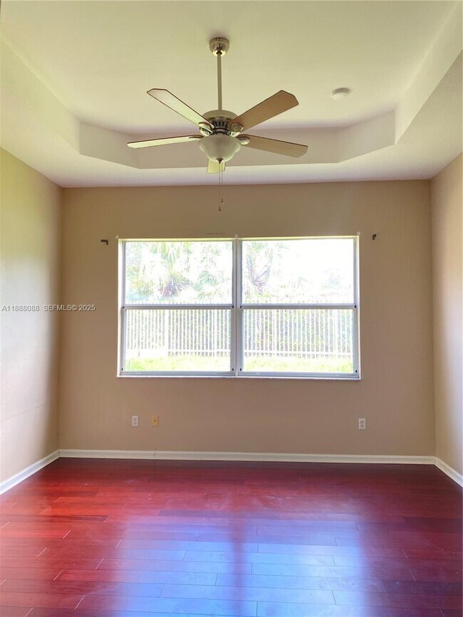 Building Photo - 2247 Portofino Ave