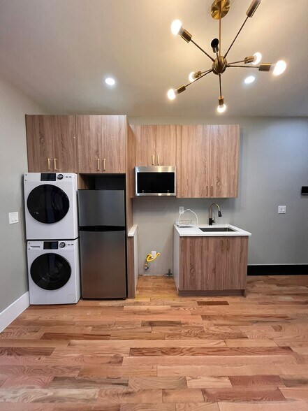 Building Photo - 21 Reed St