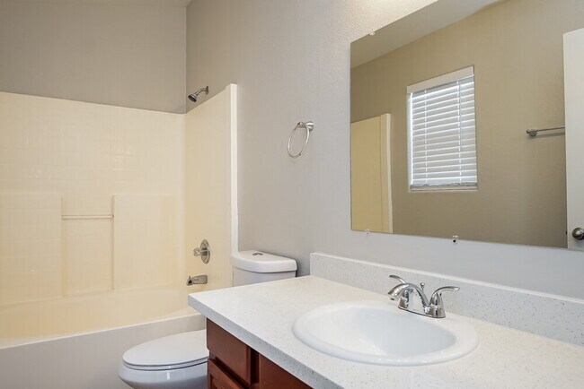 Building Photo - 2602 Tropical Sands Ave