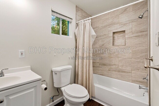 Building Photo - 1421 Cobb Branch Dr