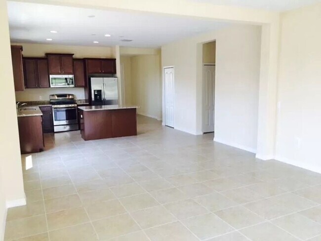 Building Photo - Home in Resort-Style Gated Community