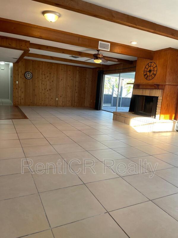 Building Photo - 810 Maple Ridge Rd