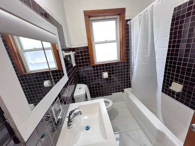 Building Photo - 5217 S Hermitage Ave