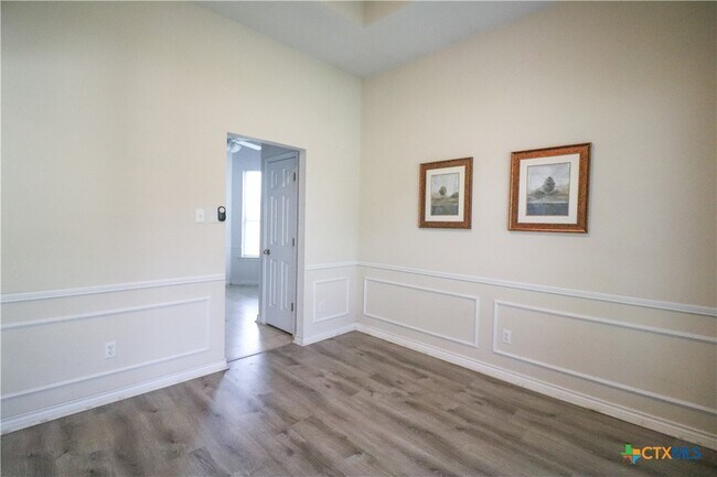Building Photo - 2314 Kingsbury Dr