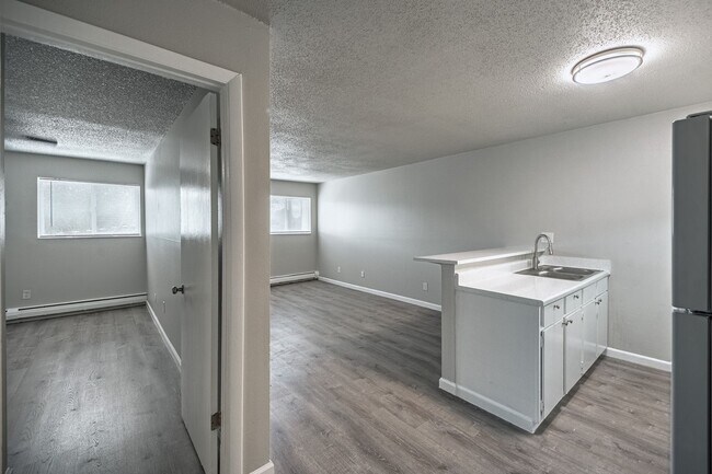 Building Photo - 3604 E Uintah St