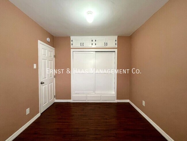 Building Photo - 1401 N Bullis Rd