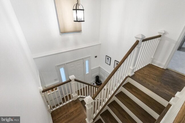 Building Photo - 9830 Meadow Valley Dr