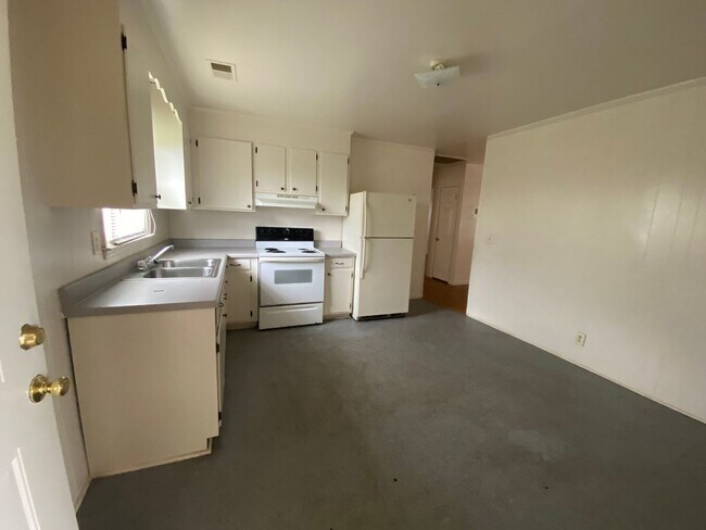 Building Photo - 208 Rosemont Dr