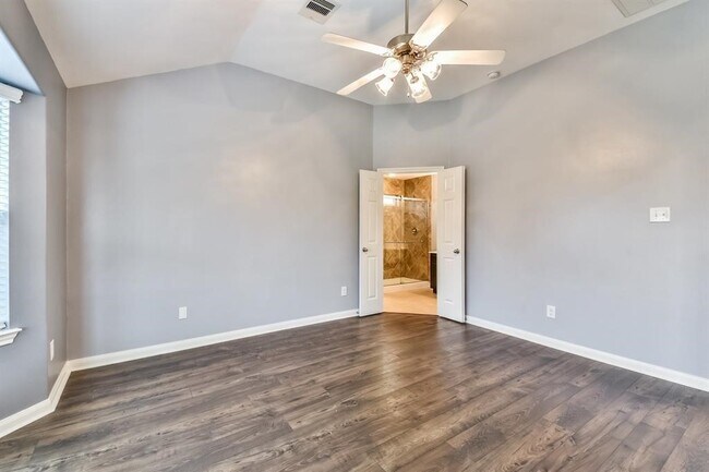 Building Photo - 10810 Barker View Dr