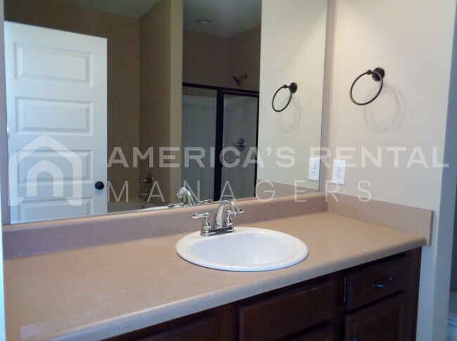 Building Photo - DEPOSIT PENDING!!! Town Home in Gardendale...