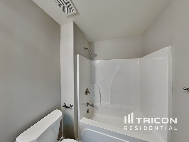 Building Photo - 4110 Tarnwood Pl