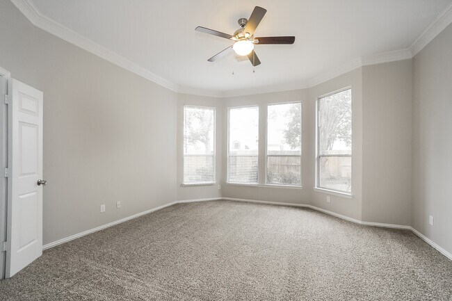 Building Photo - 16042 Belleshire Ln