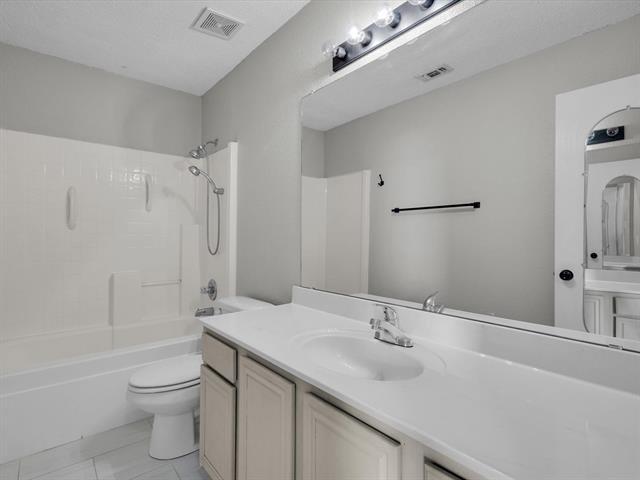 Building Photo - 5920 Heatherglen Terrace