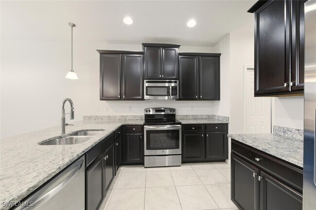 Building Photo - 10844 Alvara Way